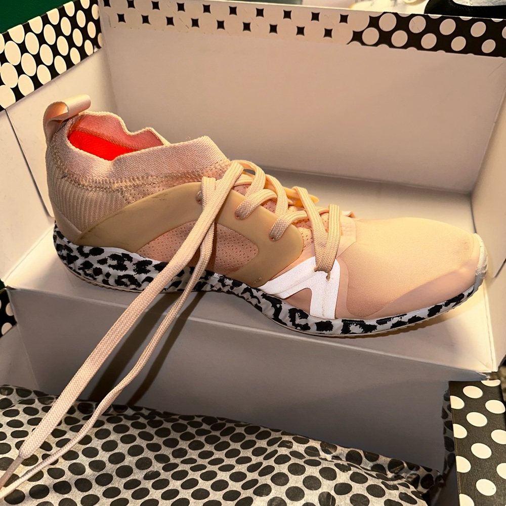 Adidas tennis shoe